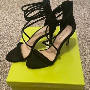 Never worn, brand new. Black heels size 6 Gianni bini